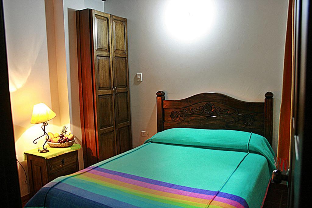 Hotel Los Geranios Duitama Habitación foto