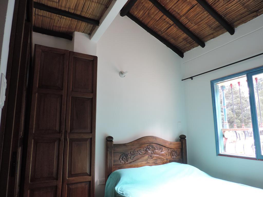Hotel Los Geranios Duitama Habitación foto